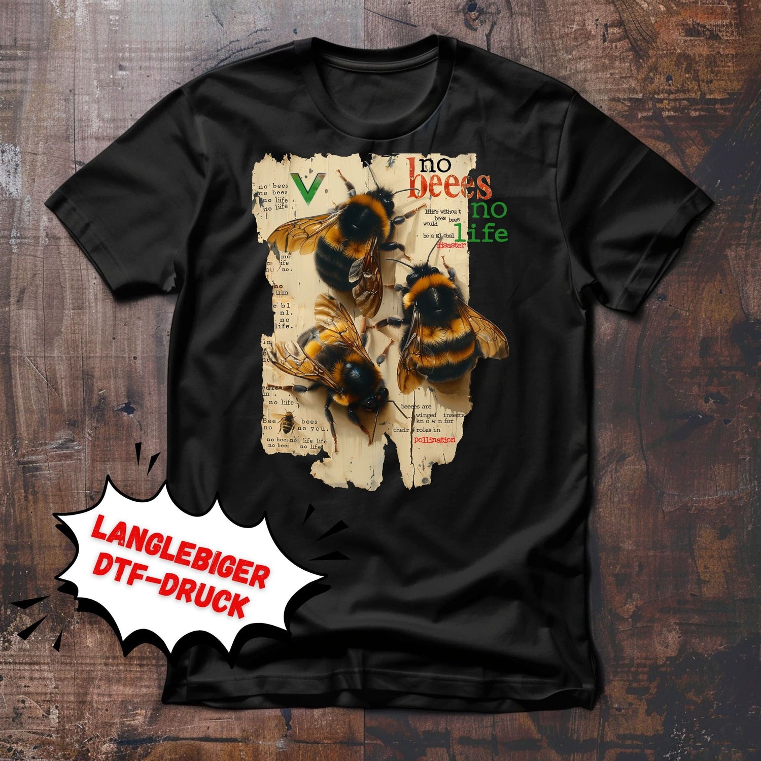 Drei Wildbienen auf einem Stück angefressenem Papier auf dem Text in Schreibmaschinenschrift gedruckt sind. No bees no life. Life without bees would be a global disaster.